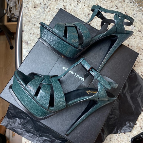Yves Saint Laurent Tribute Heels - Picture 4 of 5